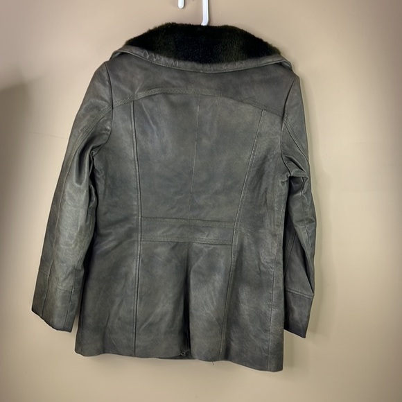 Danier Green Button Down Faux Fur Lining Leather Jacket - Picture 4 of 14